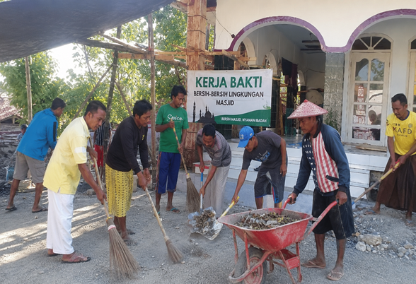 Kerja Bakti Jumat Bersih Lingkungan Masjid